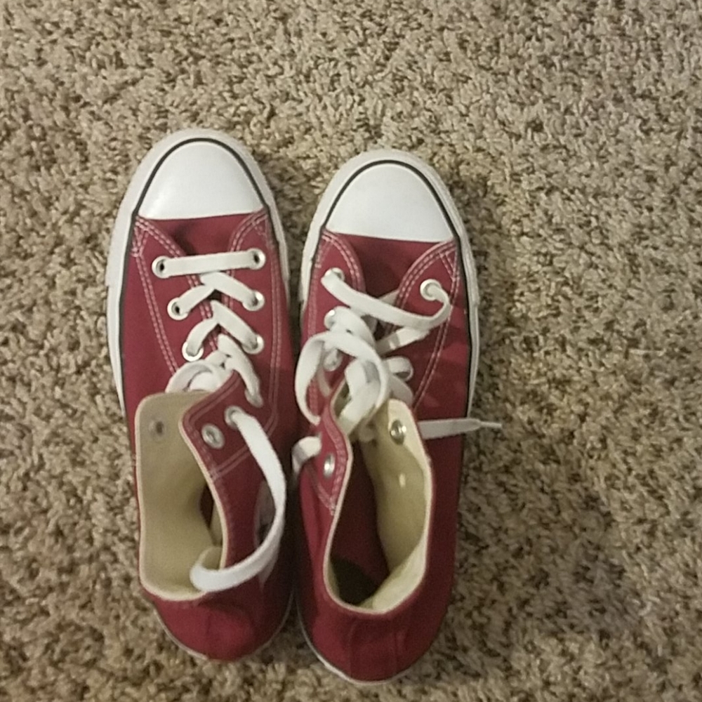 Burgundy high top converse